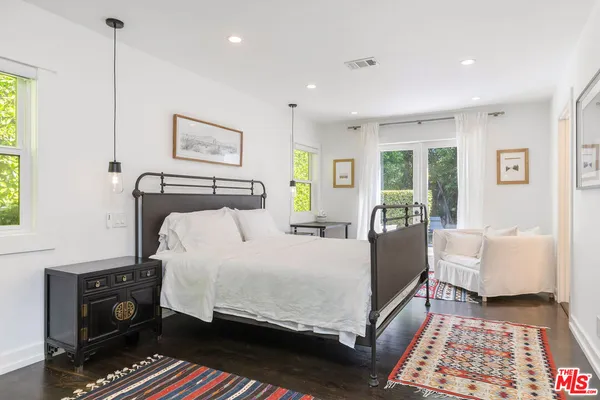 $8,500 | 3954 Redwood Avenue, Los Angeles, CA 90066