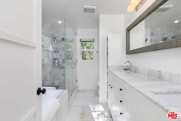 $8,500 | 3954 Redwood Avenue, Los Angeles, CA 90066