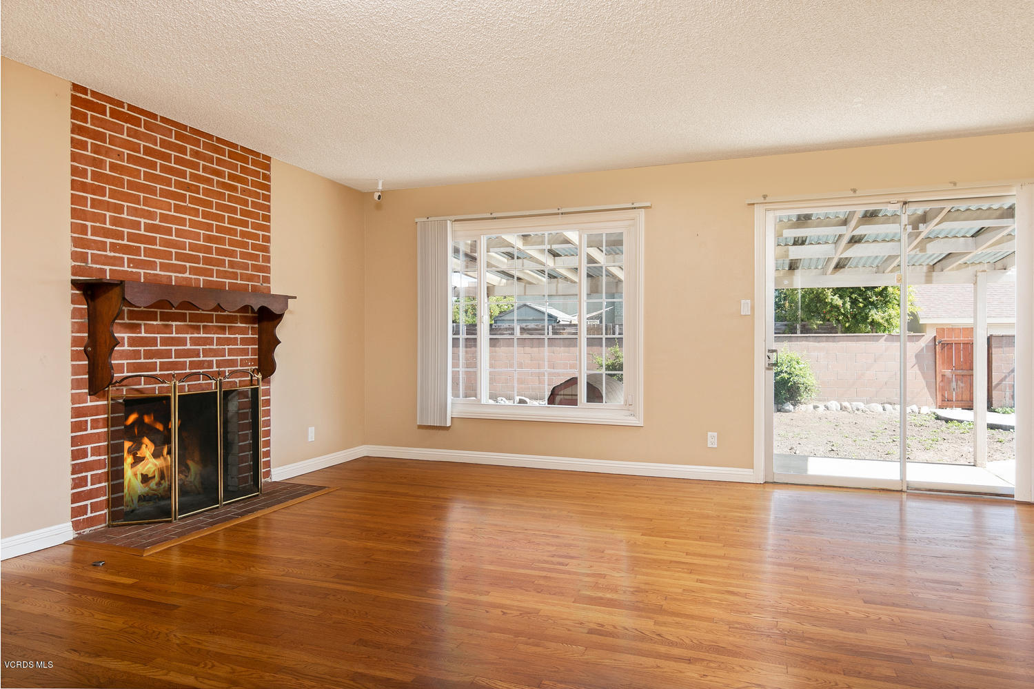 1119 West Roderick Avenue Oxnard, CA 93030 - Photo 1 of 26 1119 W Roderick Ave-003-009-Living Room-