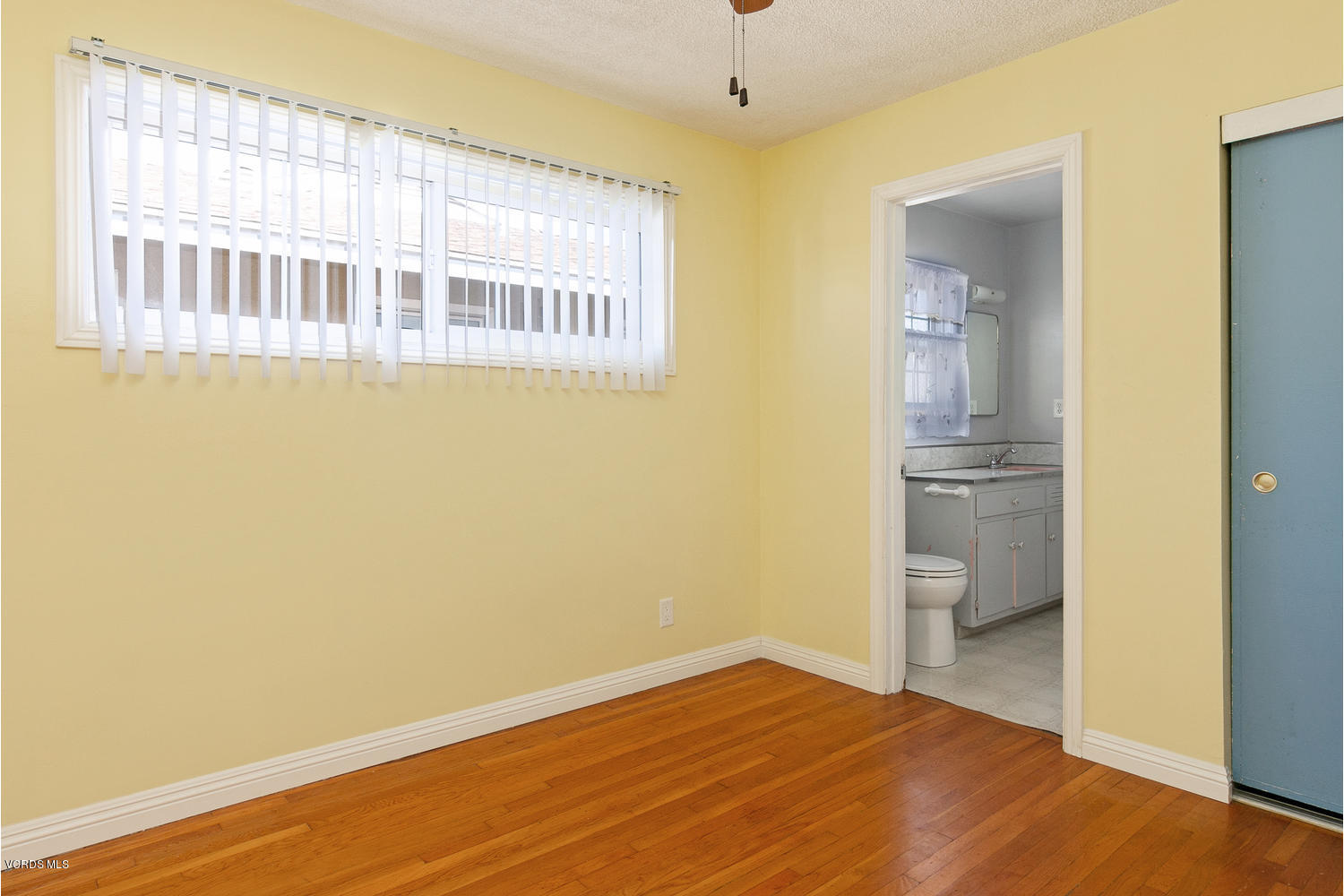 1119 West Roderick Avenue Oxnard, CA 93030 - Photo 15 of 26 1119 W Roderick Ave-014-002-Master Bedro