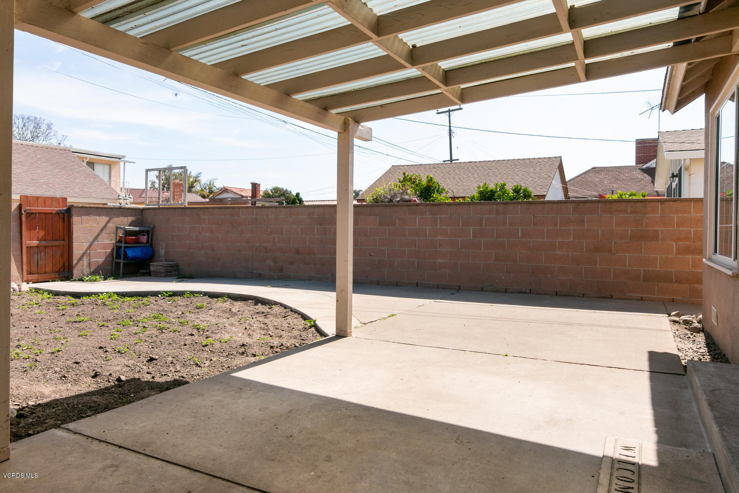 1119 West Roderick Avenue Oxnard, CA 93030 - Photo 22 of 26 1119 W Roderick Ave-024-025-Patio-MLS_Si