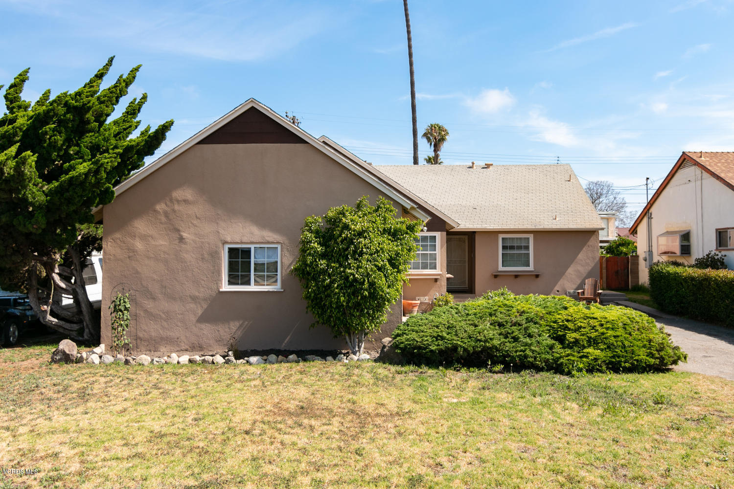 1119 West Roderick Avenue Oxnard, CA 93030 - Photo 26 of 26 1119 W Roderick Ave-002-020-Front Exteri