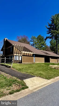 $2,950 | 10748 Wayridge Drive, Gaithersburg, MD 20886