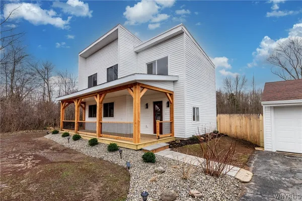 $549,000 | 789 Lake Street, Evans, NY 14006