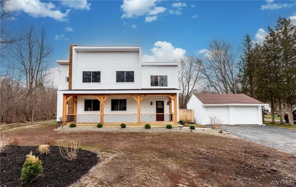 $549,000 | 789 Lake Street, Evans, NY 14006