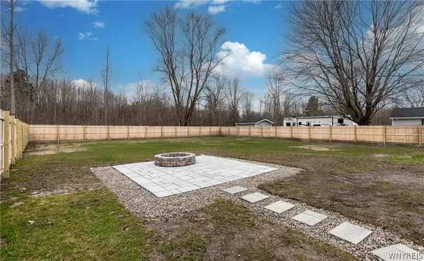 $519,900 | 789 Lake Street, Evans, NY 14006