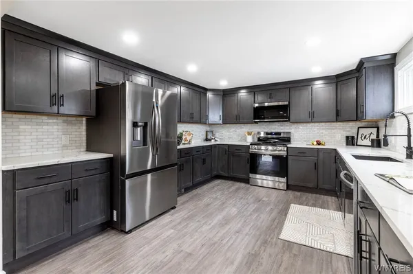 $549,000 | 789 Lake Street, Evans, NY 14006