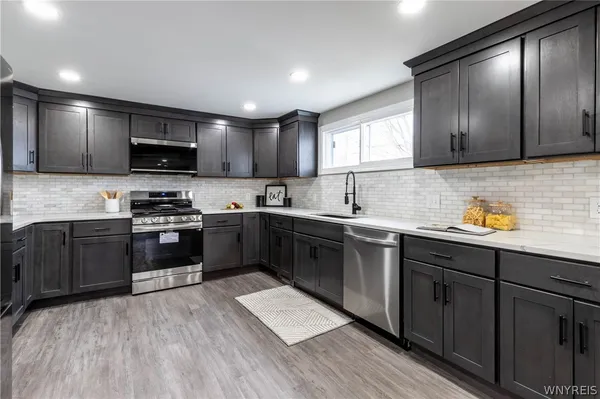 $549,000 | 789 Lake Street, Evans, NY 14006