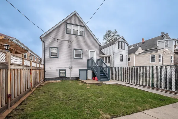 $324,900 | 3024 East Avenue, Berwyn, IL 60402