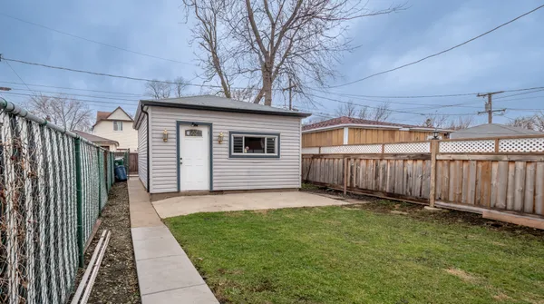 $324,900 | 3024 East Avenue, Berwyn, IL 60402