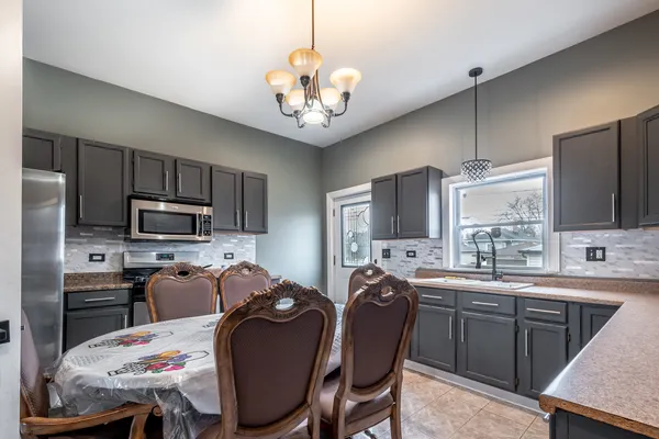$324,900 | 3024 East Avenue, Berwyn, IL 60402