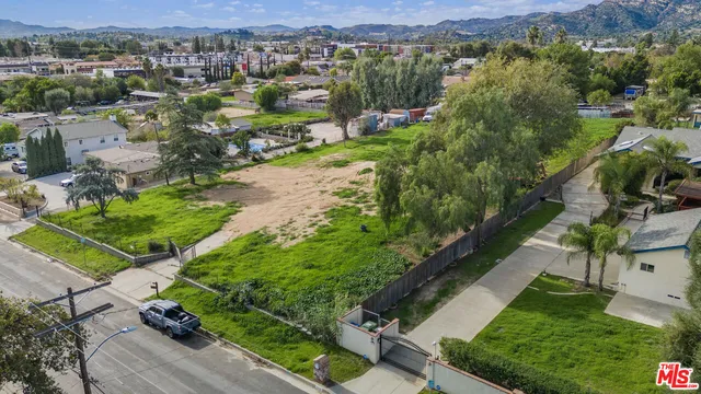 $2,500,000 | 10425 Independence Avenue, Chatsworth, CA 91311