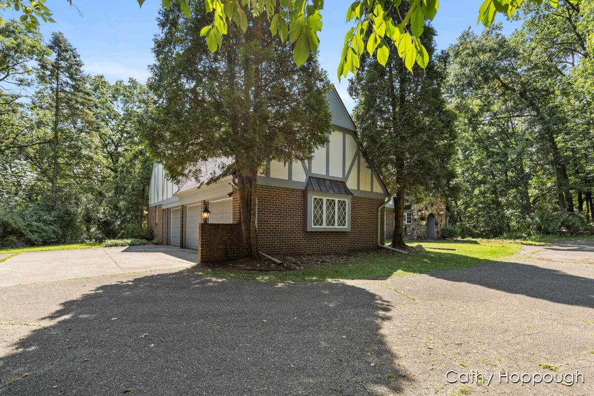 735 Prairie Creek Road Ionia, MI 48846 - Photo 3 of 81
