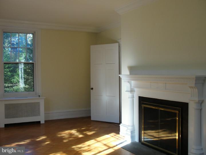 1717 County Line Road Villanova, PA 19085 - Photo 2 of 25 Living Room