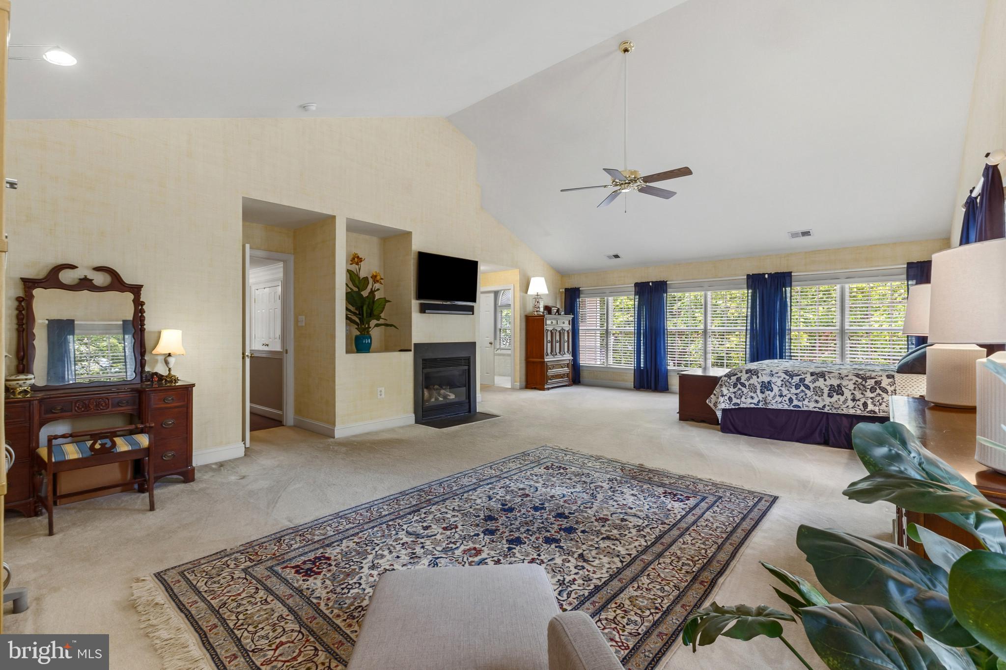 15006 Ransom Oaks Court Gainesville, VA 20155 - Photo 24 of 57 Spacious retreat with natural light.