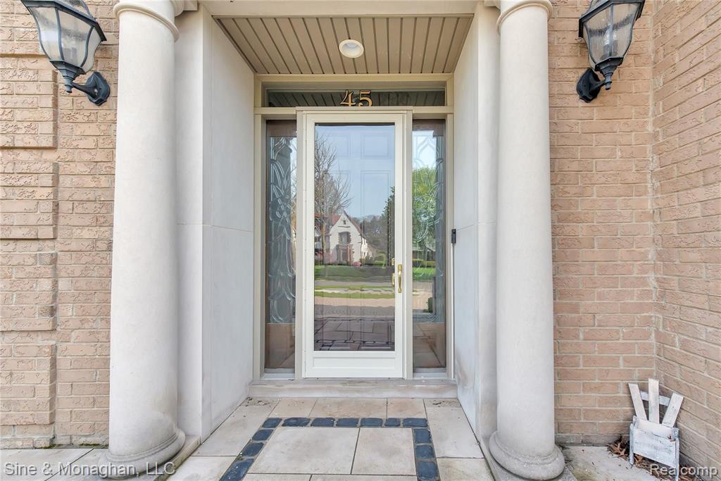45 Roslyn Road Grosse Pointe Shores, MI 48236 - Photo 69 of 88