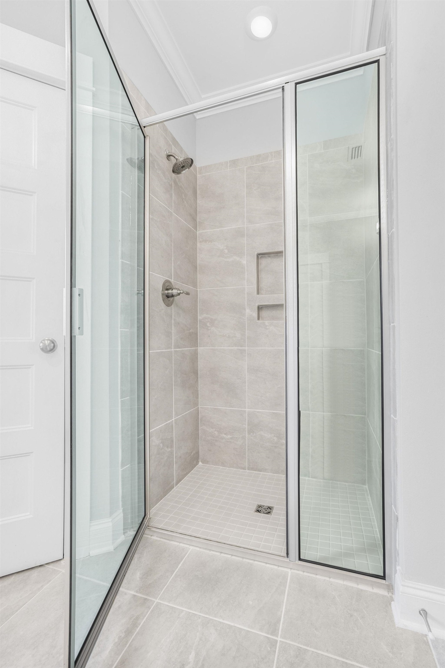 7781 Calverton Street Foley, AL 36535 - Photo 18 of 35 Separate shower