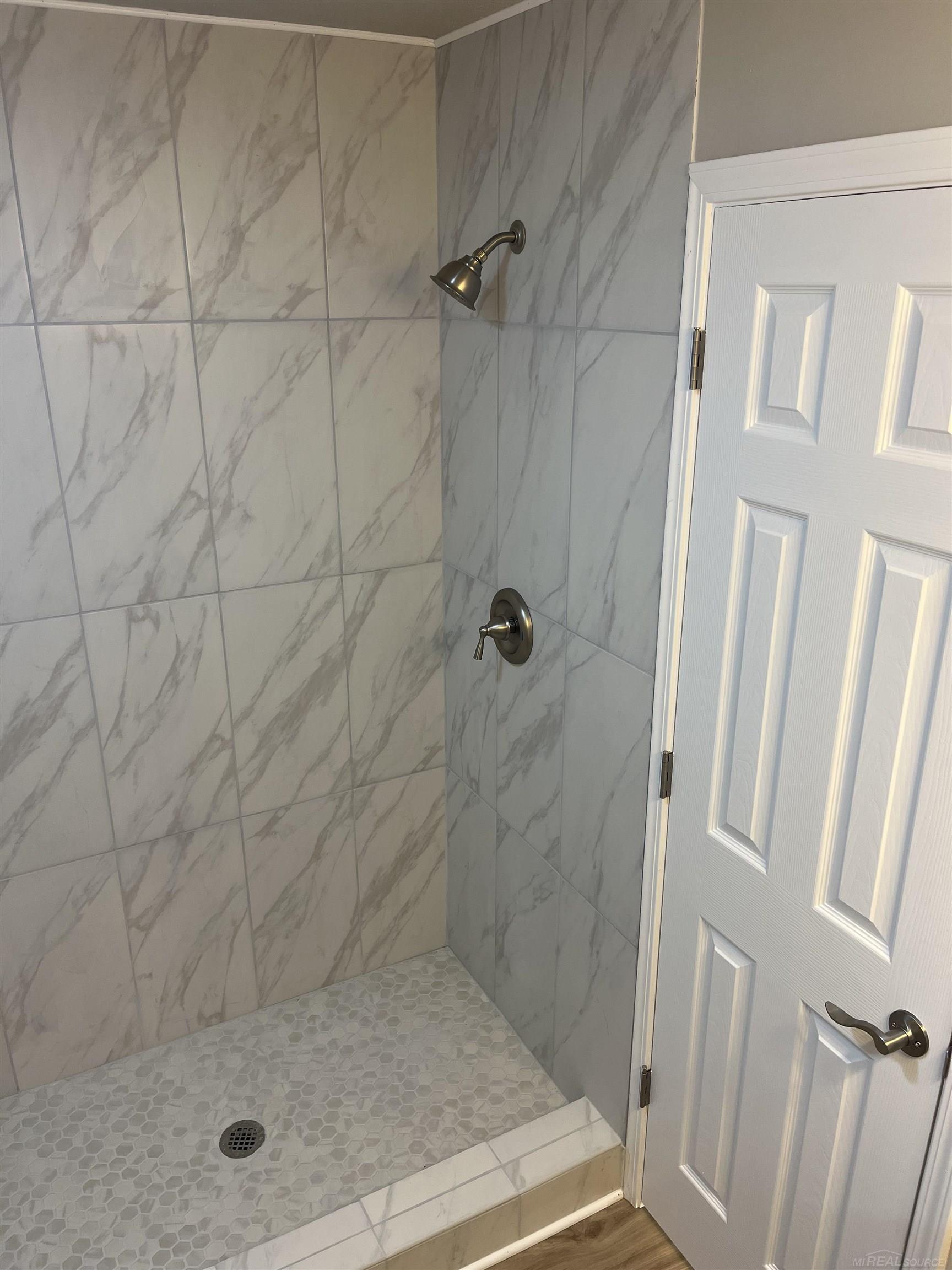 47141 Greenview Road Utica, MI 48317 - Photo 18 of 25