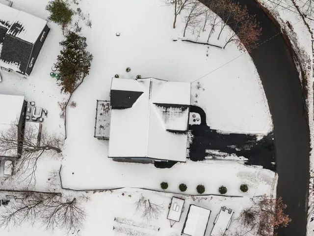 $995,000 | 182 Shore Drive, Salem, NH 03079