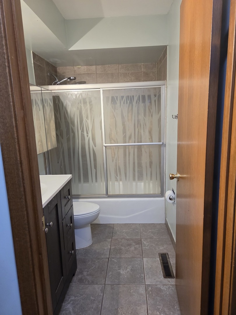 1907 West Golf Road, Unit 1B Mount Prospect, IL 60056 - Photo 15 of 23