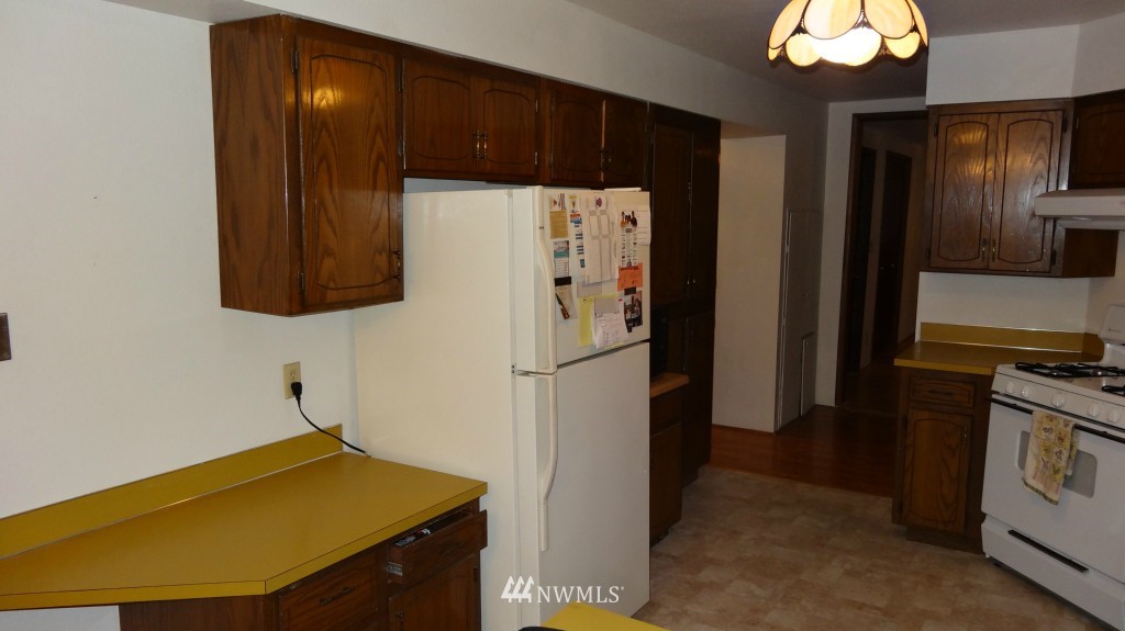 2389 Yew Street Road Bellingham, WA 98229 - Photo 5 of 15 Gallery Image 5