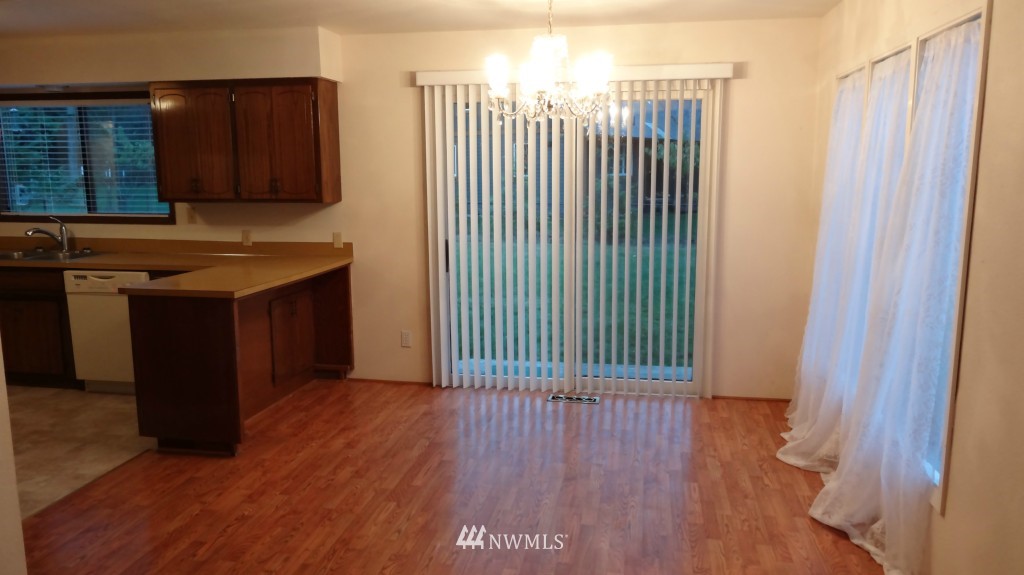 2389 Yew Street Road Bellingham, WA 98229 - Photo 7 of 15 Gallery Image 7