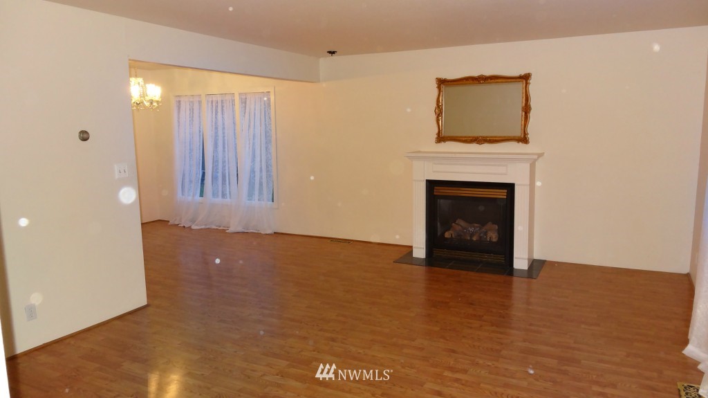 2389 Yew Street Road Bellingham, WA 98229 - Photo 9 of 15 Gallery Image 9