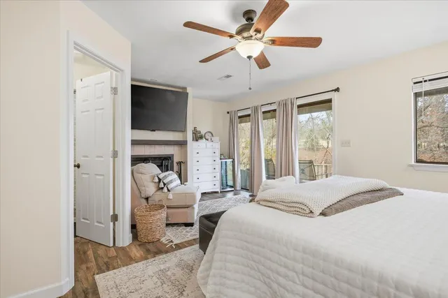 $635,000 | 219 Shoreline Drive, Unit 122, Moneta, VA 24121