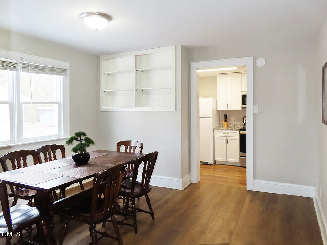 1724 Legion Road, Unit A Chapel Hill, NC 27517 - Photo 4 of 7 Dine 1 kitch furn