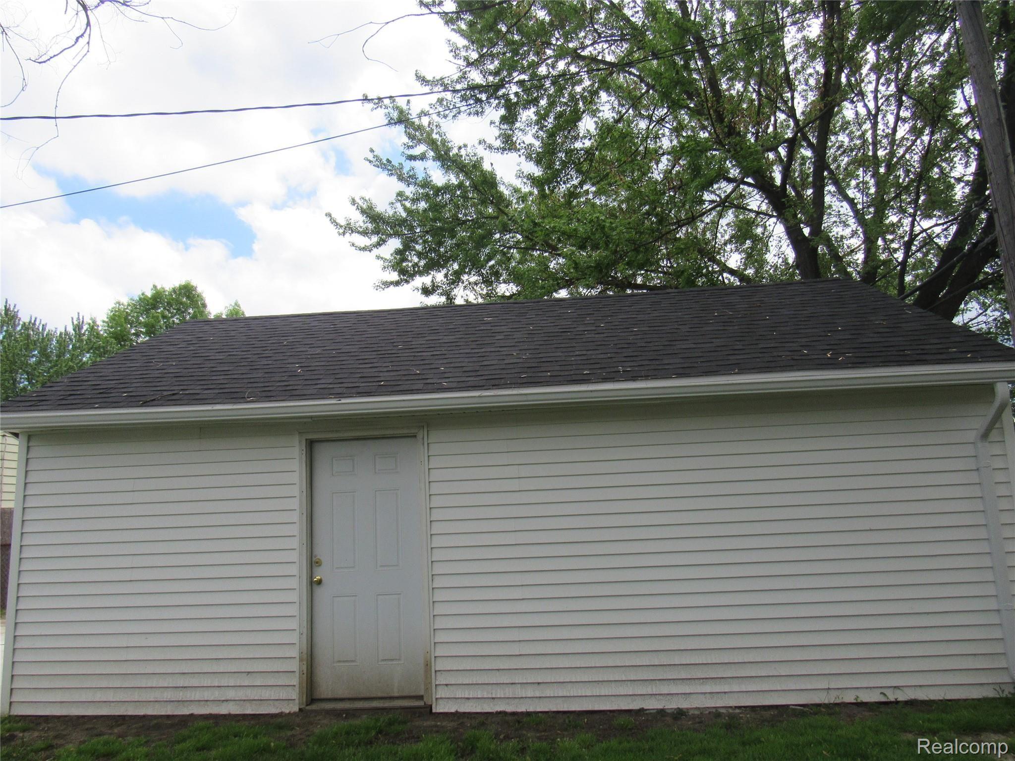 6764 Harding Street Taylor, MI 48180 - Photo 32 of 37 Side service door on the garage!!