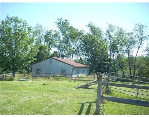 11 McBride Road Canonsburg, PA 15317 - Photo 5 of 7 Stable/Barn.
