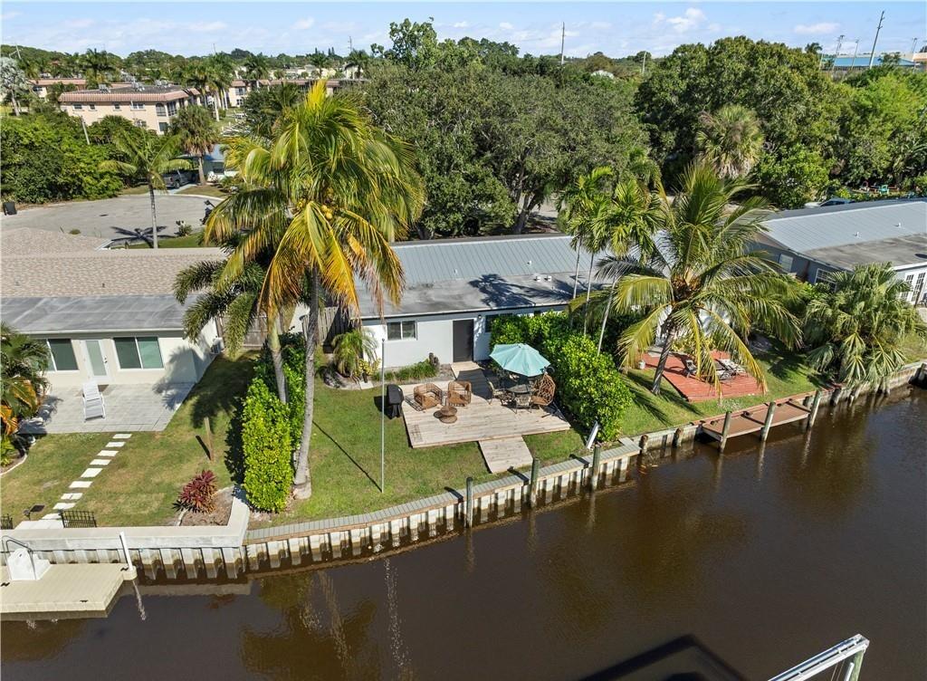2446 Southwest Hideaway Lane Stuart, FL 34994 - Photo 4 of 28 GetMedia (67)