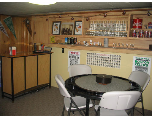 4 Ireta Road Shrewsbury, MA 01545 - Photo 12 of 13 Gallery Image 12