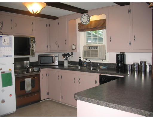 4 Ireta Road Shrewsbury, MA 01545 - Photo 8 of 13 Gallery Image 8