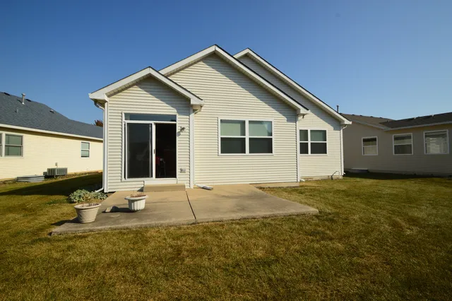 $339,900 | 733 Mecosta Lane, Romeoville, IL 60446