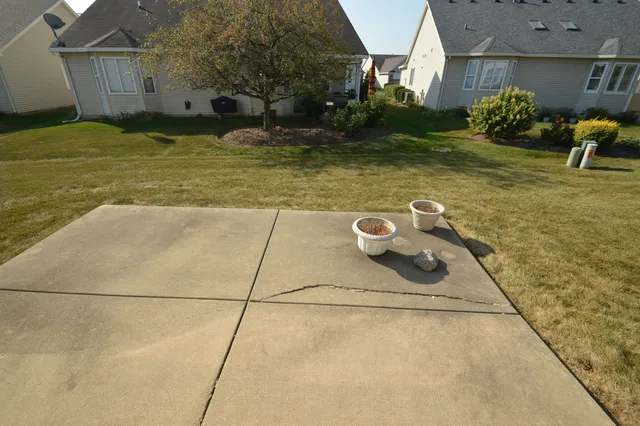 $339,900 | 733 Mecosta Lane, Romeoville, IL 60446