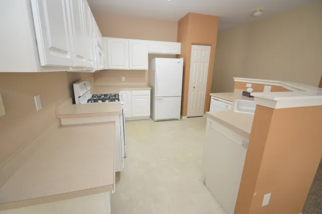 $339,900 | 733 Mecosta Lane, Romeoville, IL 60446