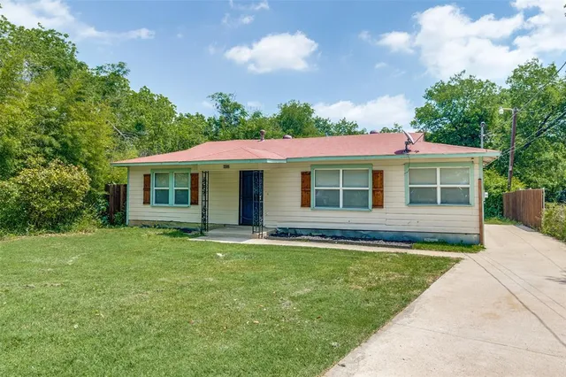 $2,000 | 4022 Baker Avenue, Dallas, TX 75212