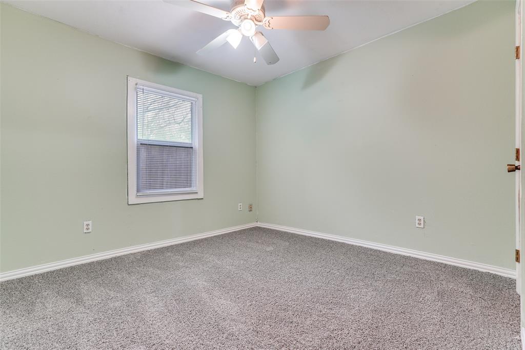4022 Baker Avenue Dallas, TX 75212 - Photo 10 of 18 an empty room with a window