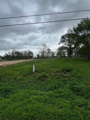 $31,800 | 514 East Davitt Street, Eagle Lake, TX 77434