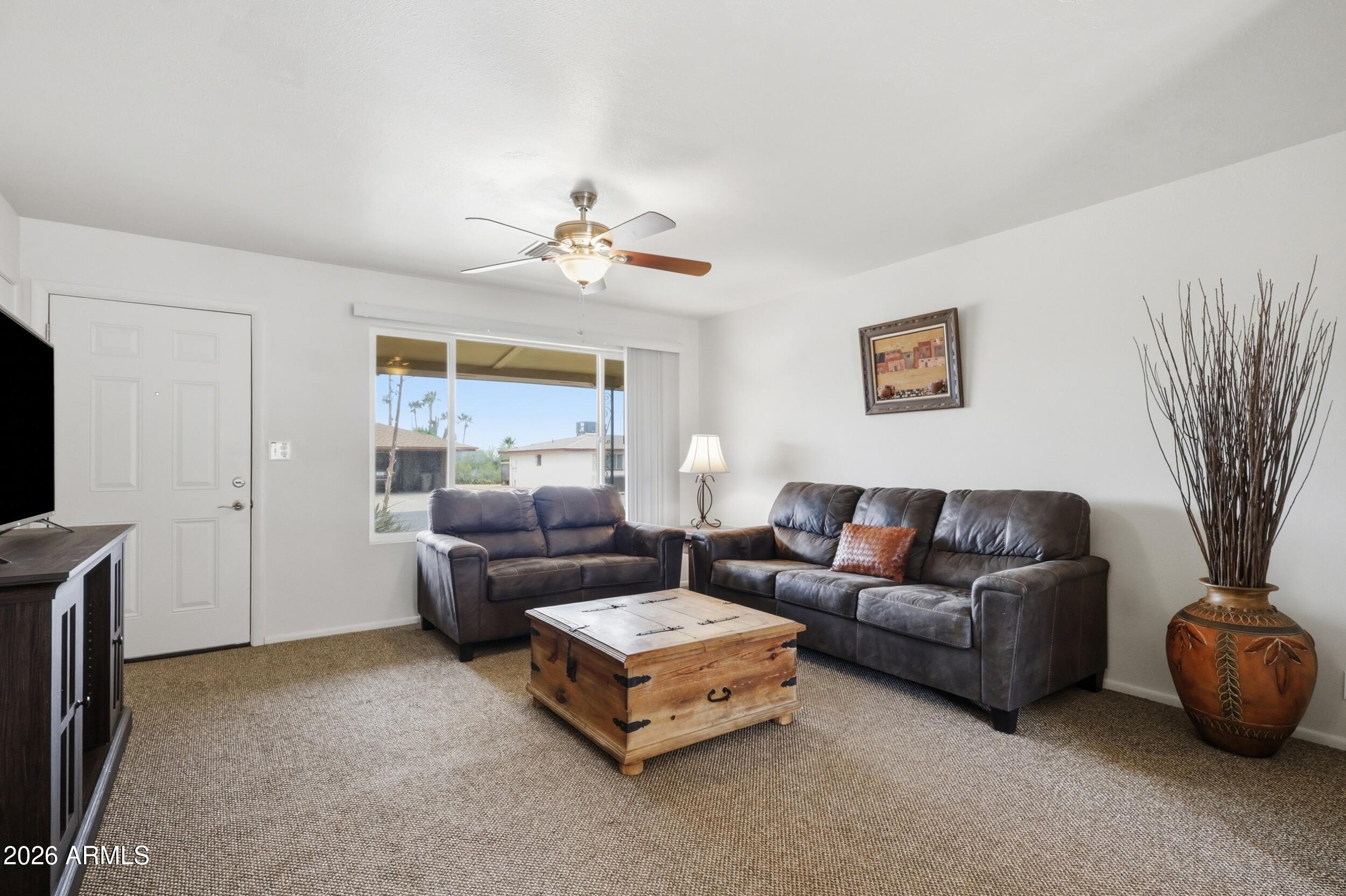 6256 East Decatur Street Mesa, AZ 85205 - Photo 5 of 25 Living Room