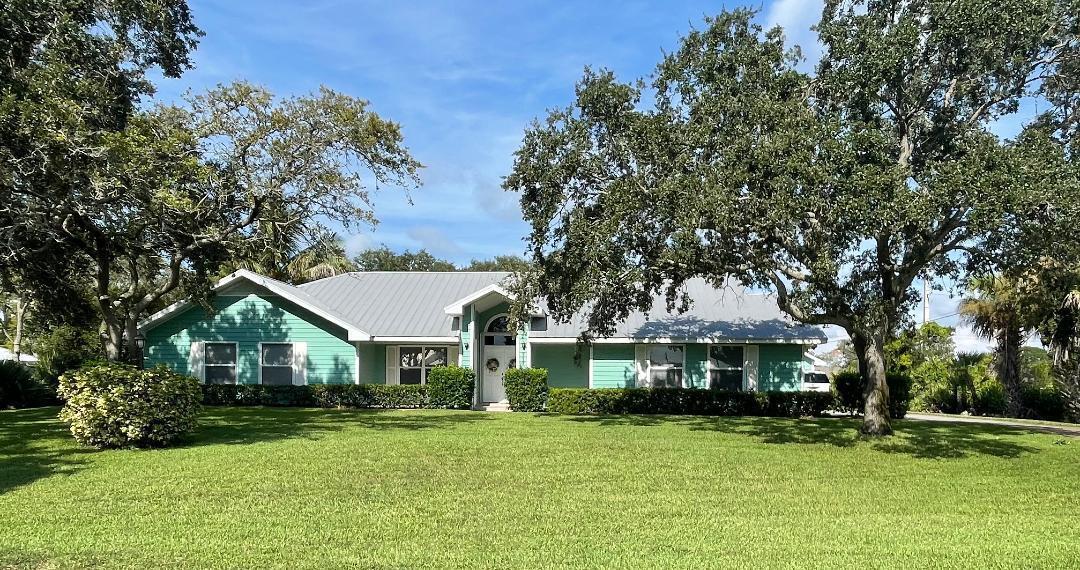 717 West Fischer Circle Sebastian, FL 32958 - Photo 1 of 12 Front of Home