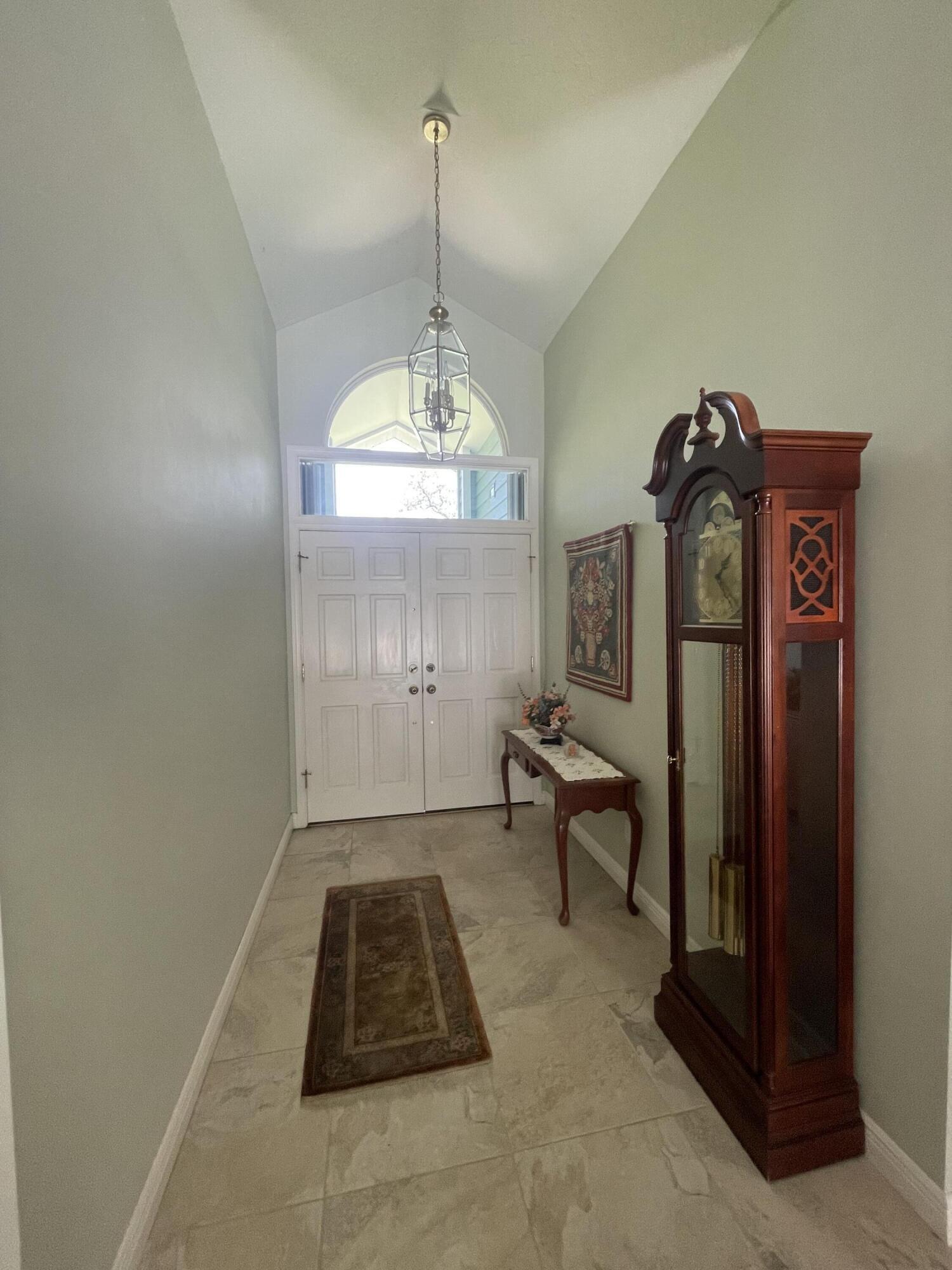717 West Fischer Circle Sebastian, FL 32958 - Photo 2 of 12 Foyer
