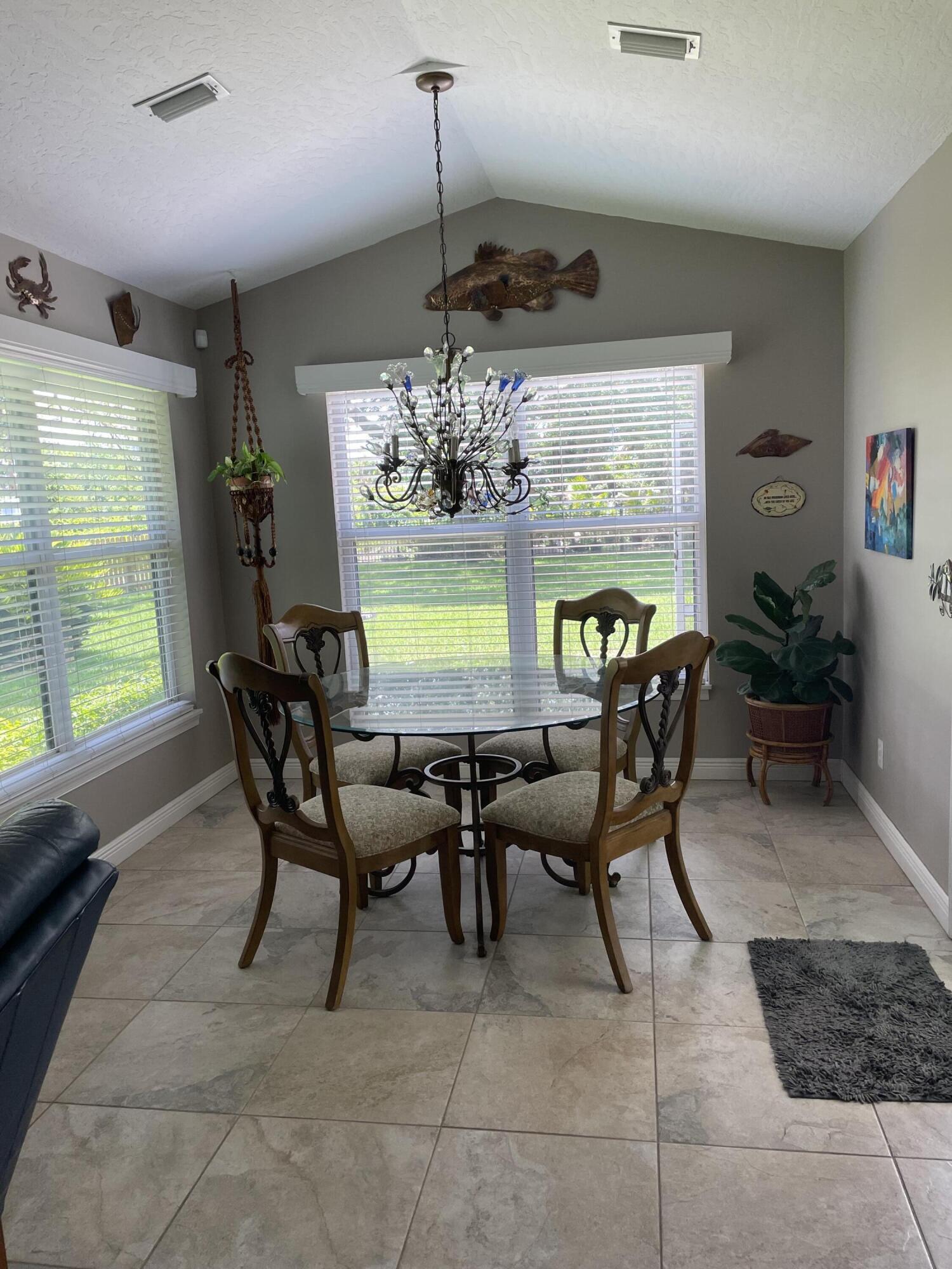 717 West Fischer Circle Sebastian, FL 32958 - Photo 5 of 12 Breakfast Area