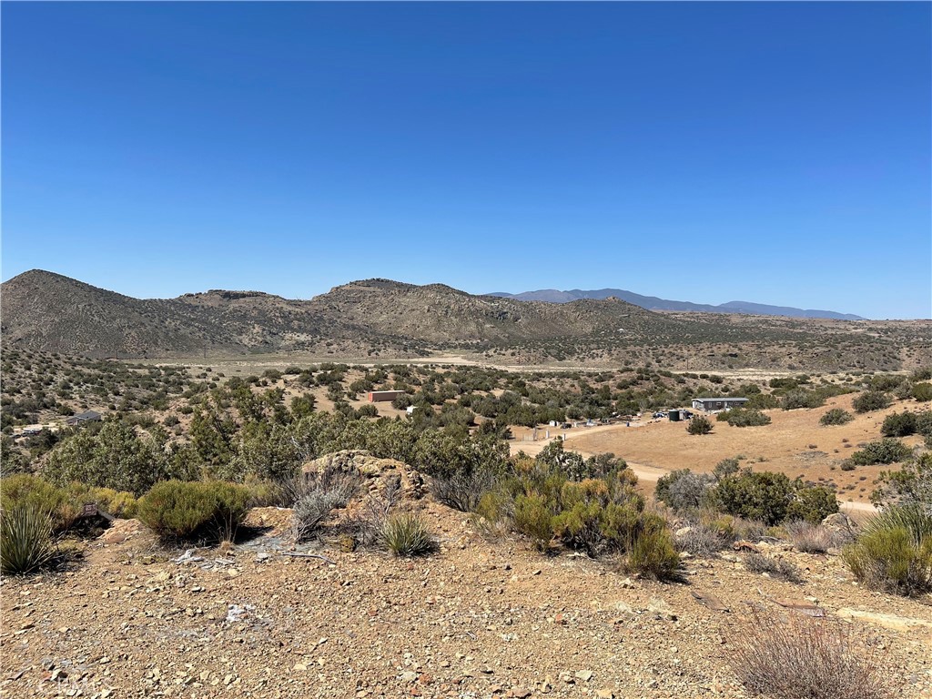 0 Th Tehachapi, CA 93561 - Photo 3 of 9 a view of a large mountain with mountains in the background