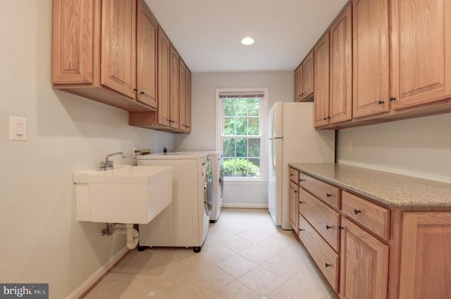 $1,315,000 | 11704 Flemish Mill Court, Oakton, VA 22124