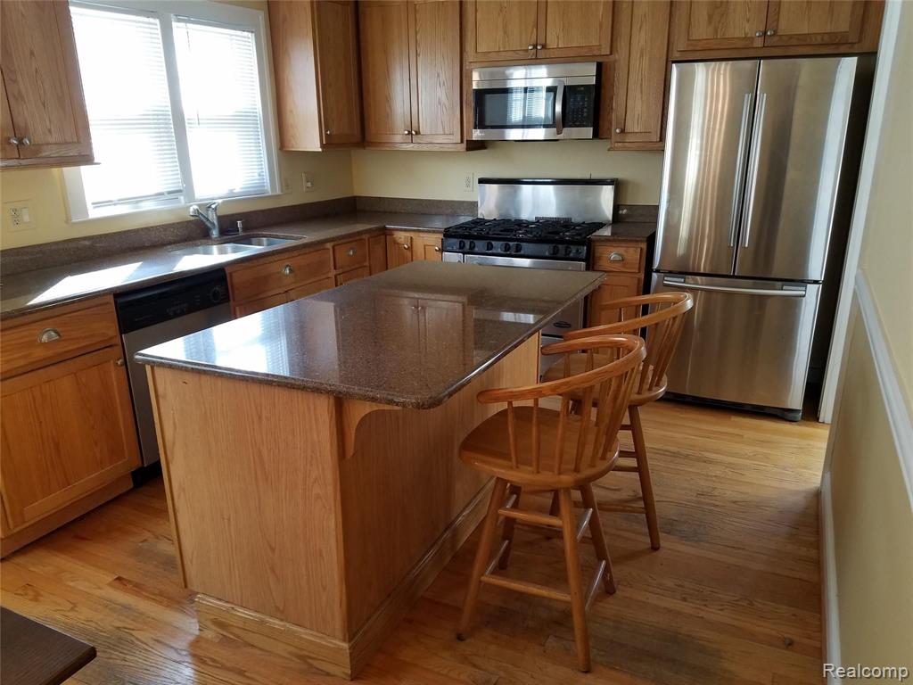 725 Vernier Road Grosse Pointe Woods, MI 48236 - Photo 9 of 25
