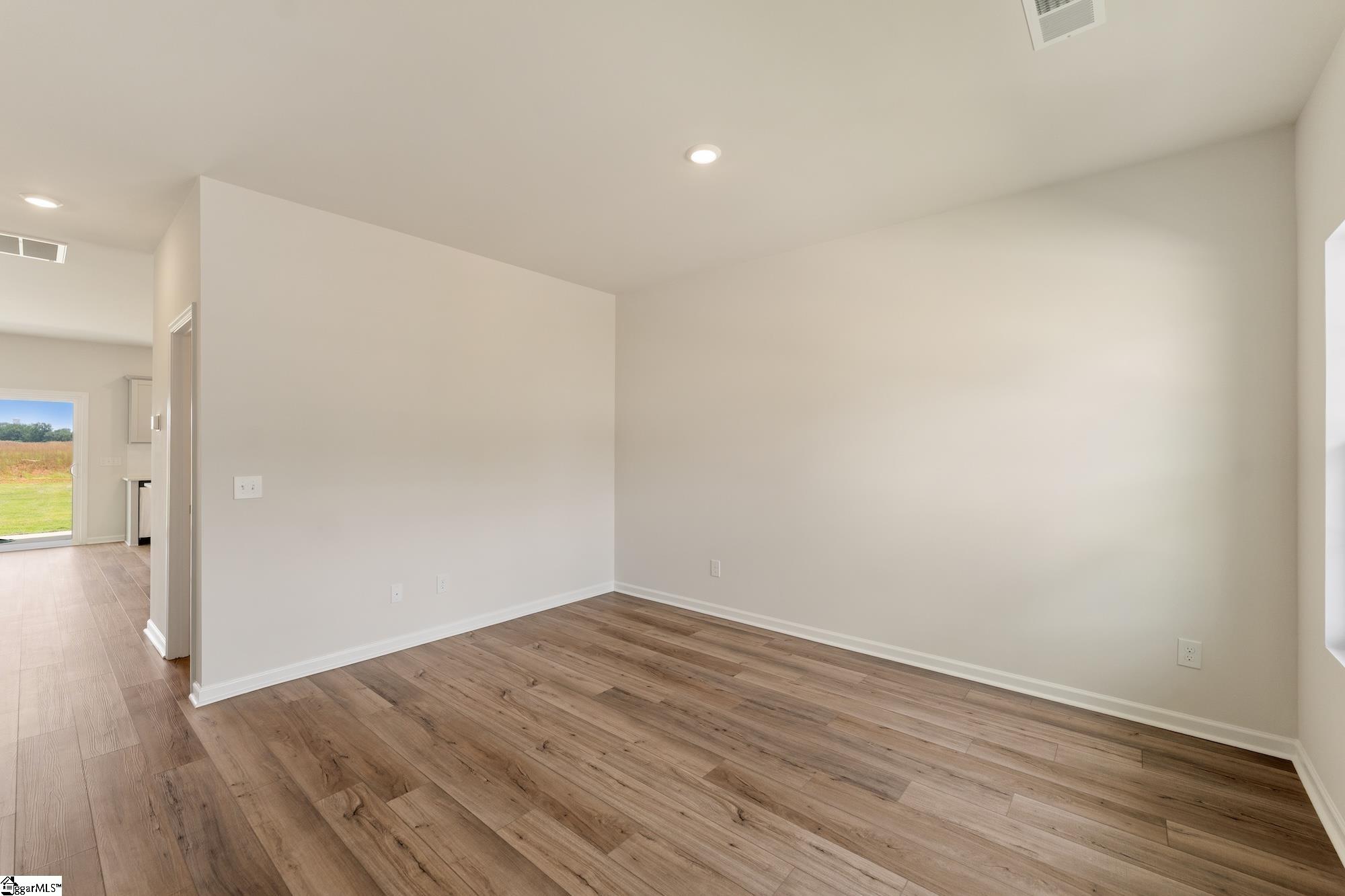 2324 Mill Loop Spartanburg, SC 29301 - Photo 2 of 28
