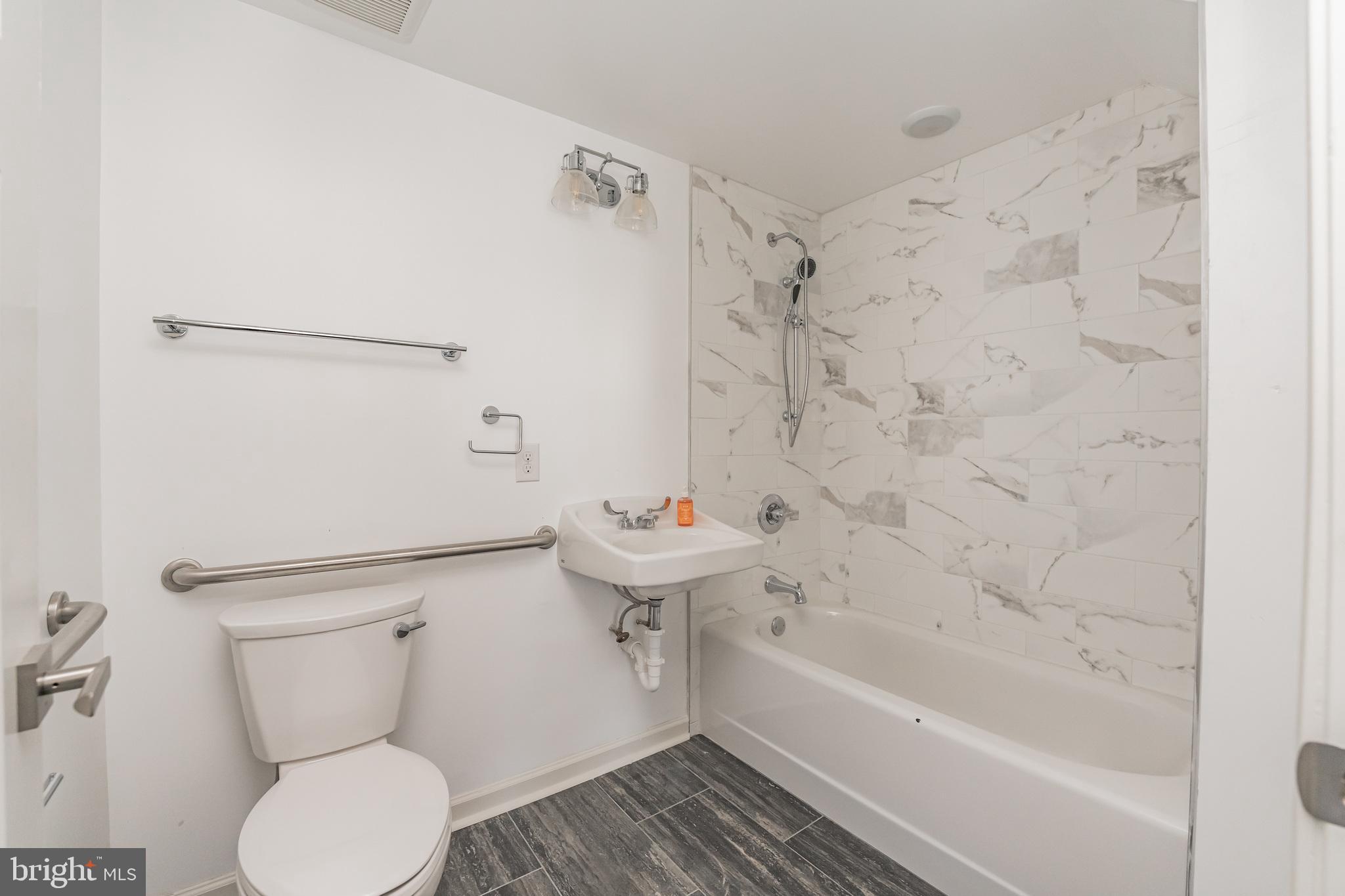 6649 Ridge Avenue, Unit A210 Philadelphia, PA 19128 - Photo 4 of 12