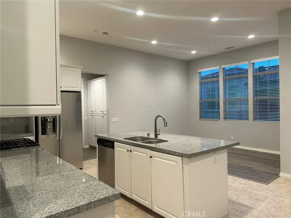 $4,580 | 88 Parkwood, Irvine, CA 92620